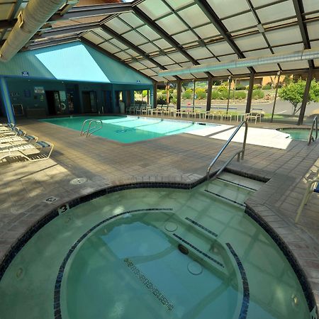 Shilo Inn Suites Hotel - Бенд Удобства фото